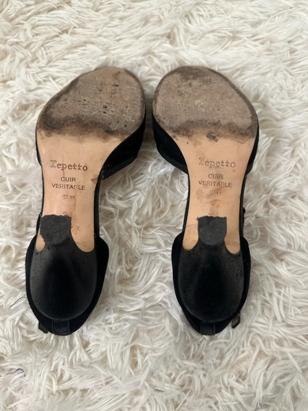 Repetto Baya T-Strap Pumps in black suede size 36